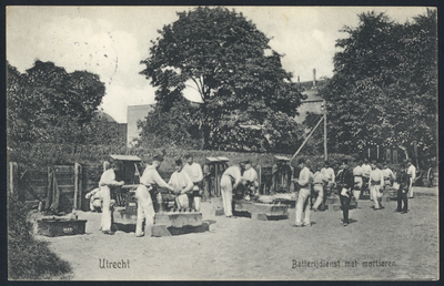 606073 Afbeelding van een oefening met mortieren door het 1e Regiment der Vestingartillerie op het terrein van de ...